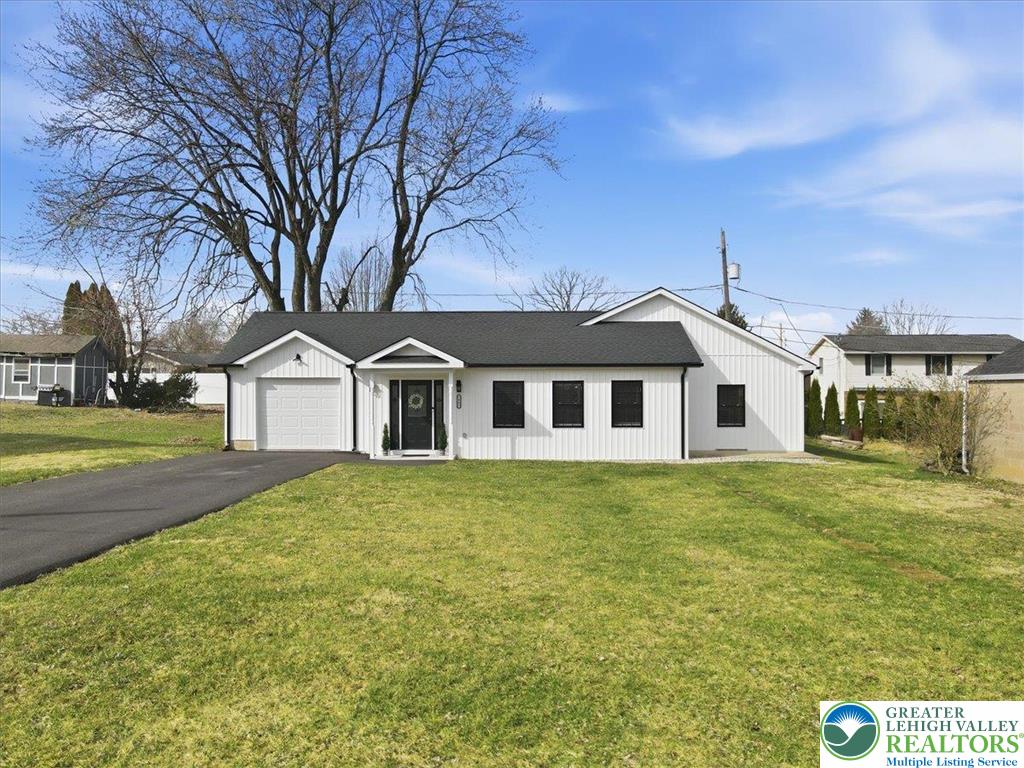 1647 4th Street Bethlehem, PA 18020 - Photo 3 of 54 Front View