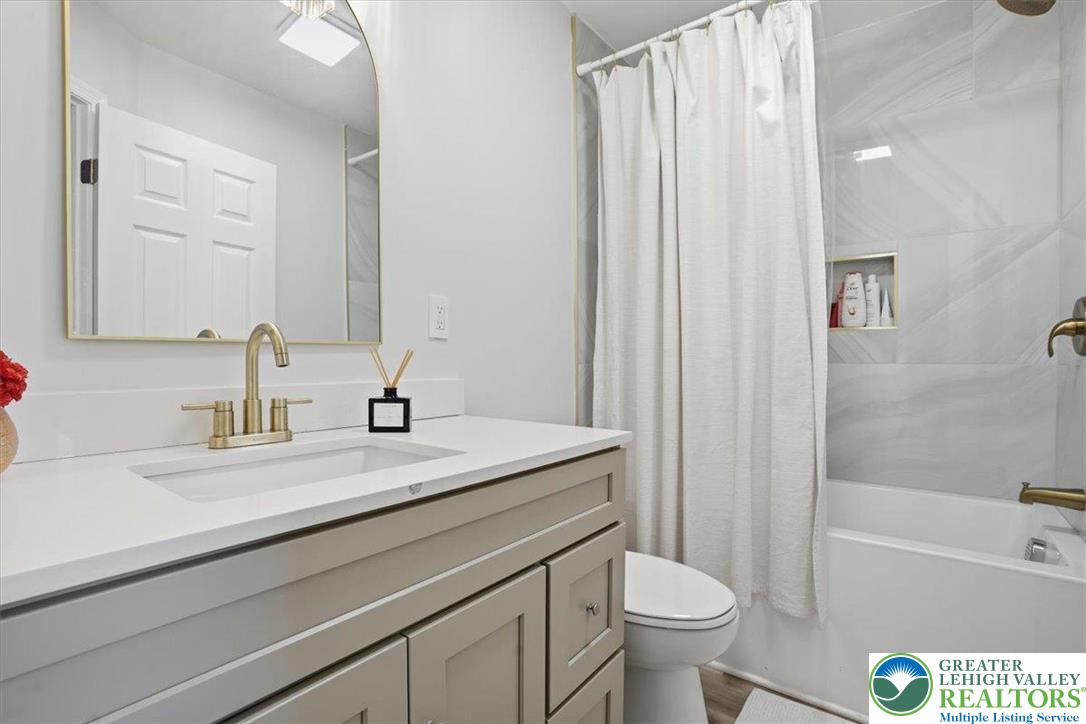 1647 4th Street Bethlehem, PA 18020 - Photo 34 of 54 2nd Full Bath