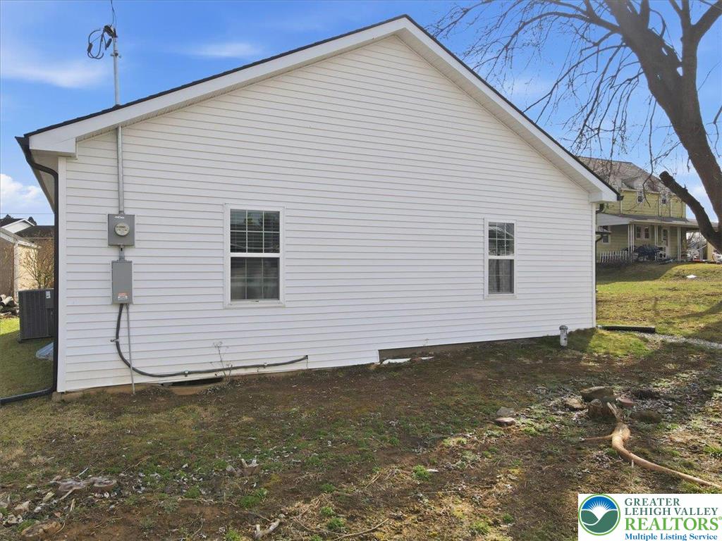 1647 4th Street Bethlehem, PA 18020 - Photo 46 of 54 Side View