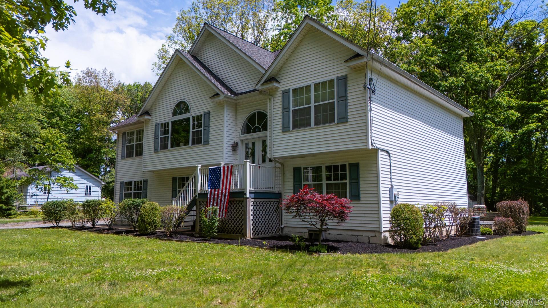 41 West Old Farm Road Hopewell Junction, NY 12533 - Photo 2 of 44