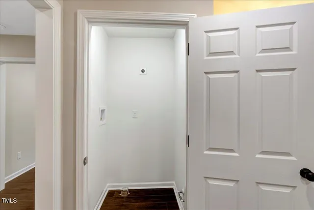 a view of utility room