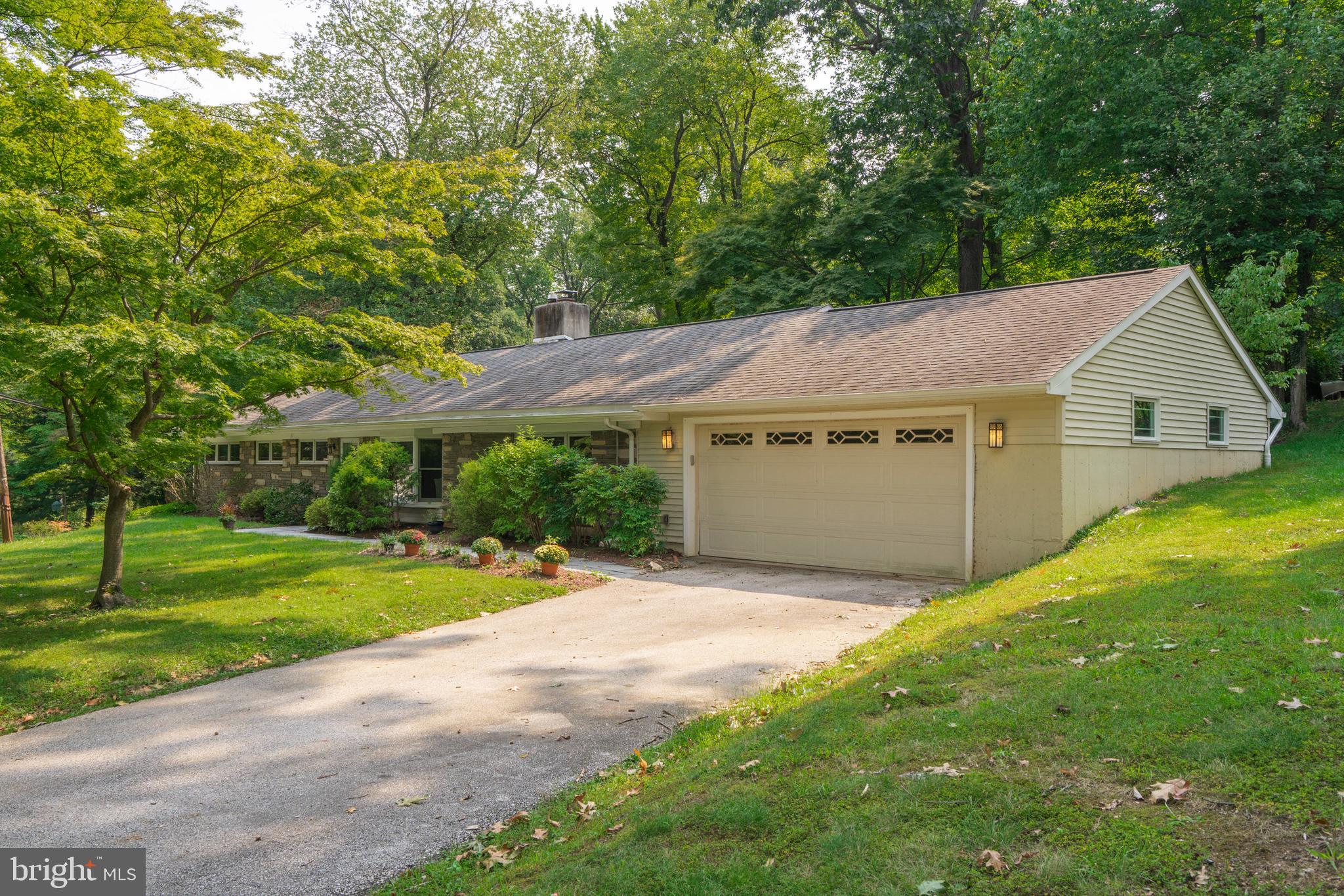 489 Woodhill Road Wayne, PA 19087 - Photo 2 of 48
