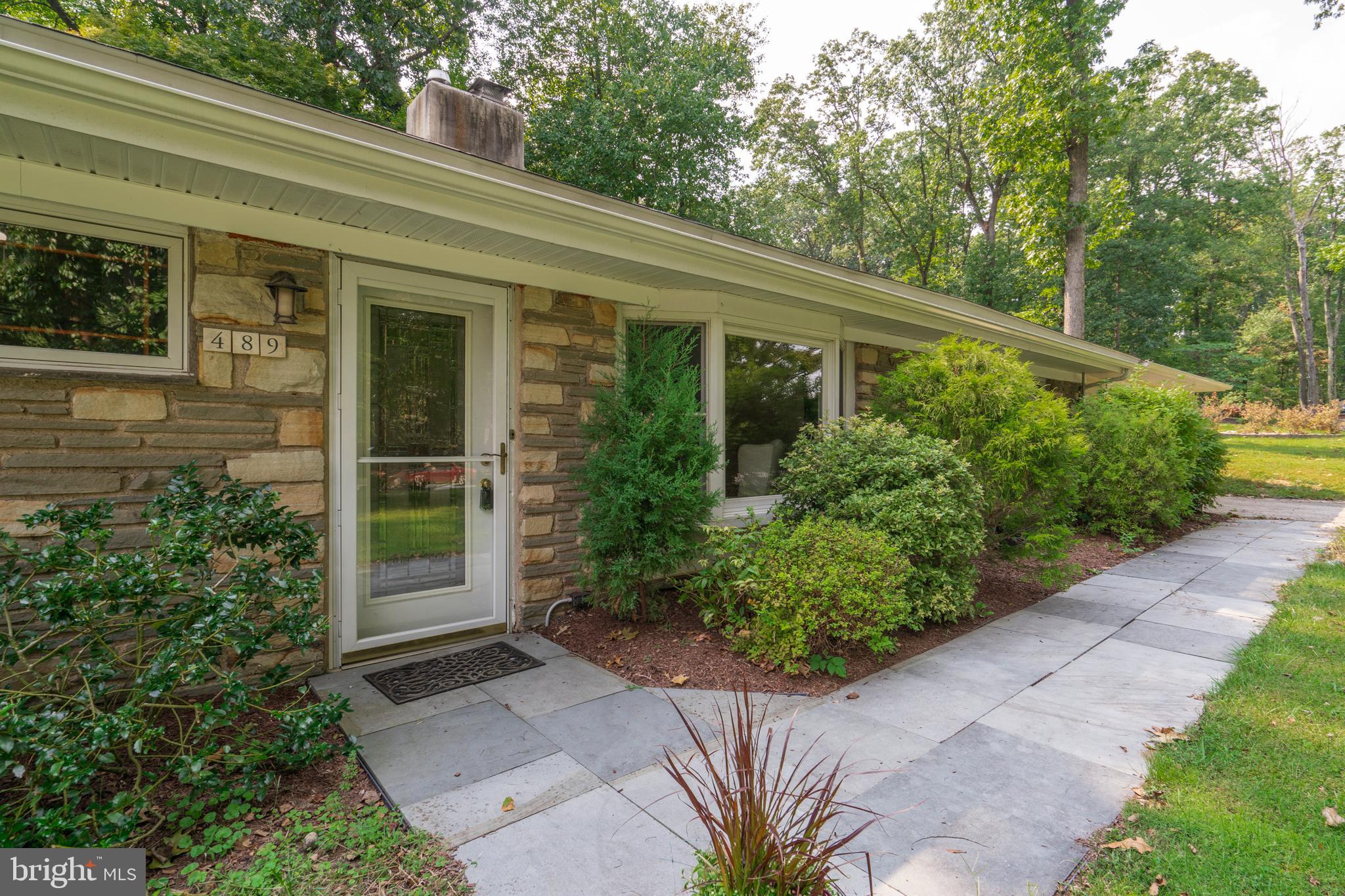 489 Woodhill Road Wayne, PA 19087 - Photo 4 of 48
