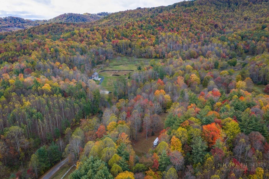 374 Lawrence Greene Road Deep Gap, NC 28618 - Photo 15 of 19 Gallery Image 15