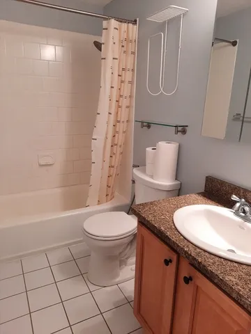 $2,100 | 56 Townsend Street, Unit B 13, Abington, MA 02351