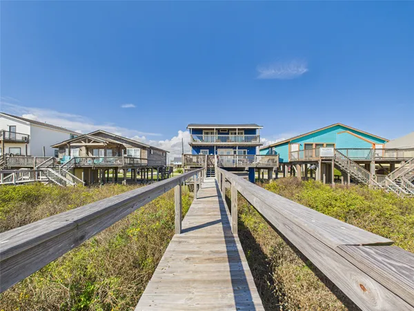 $629,000 | 1654 Sandpebble Place, Surfside Beach, TX 77541