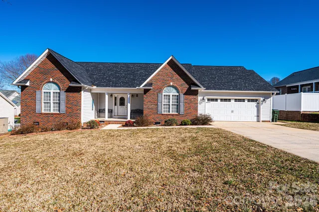 $475,000 | 2576 Rolling Ridge Drive, Hickory, NC 28602