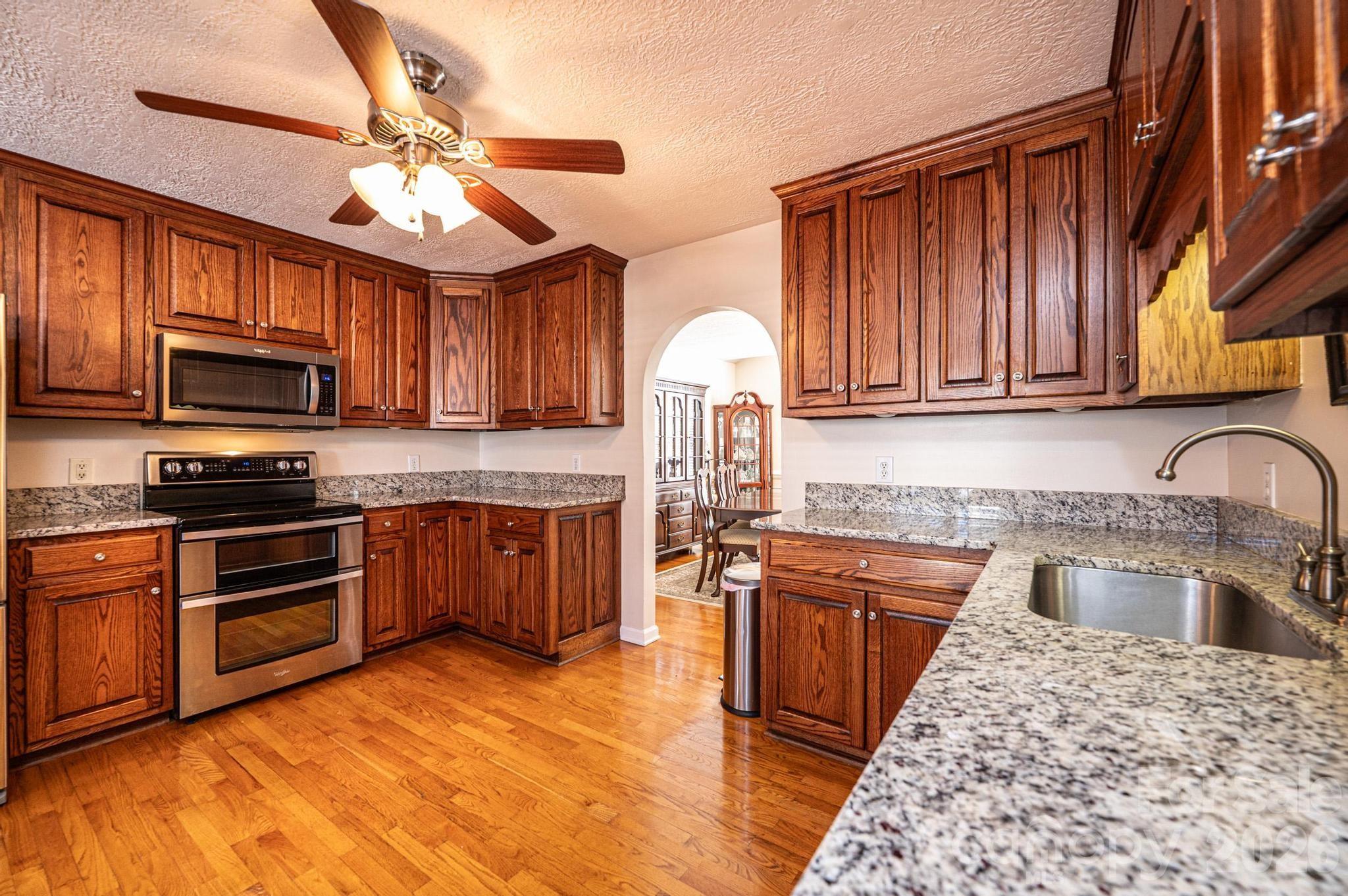 2576 Rolling Ridge Drive Hickory, NC 28602 - Photo 17 of 34