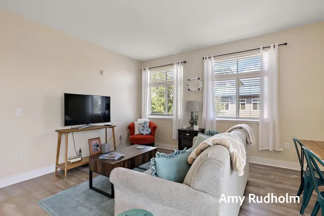 $289,900 | 529 Miller Drive, Unit 214, Grand Haven, MI 49417