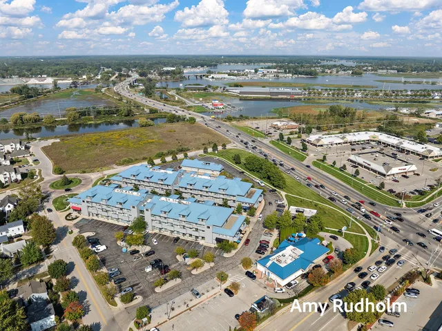 $289,900 | 529 Miller Drive, Unit 214, Grand Haven, MI 49417