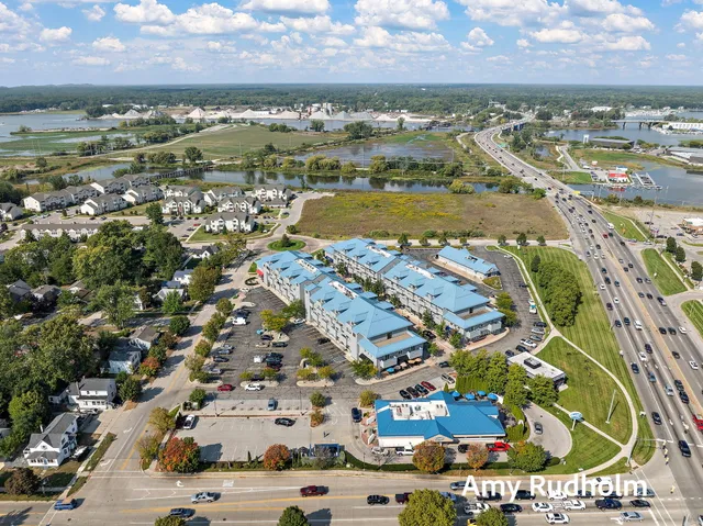 $289,900 | 529 Miller Drive, Unit 214, Grand Haven, MI 49417