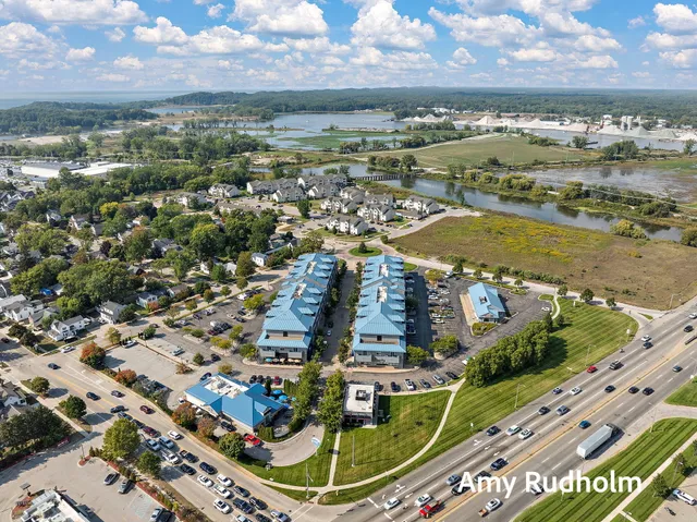 $289,900 | 529 Miller Drive, Unit 214, Grand Haven, MI 49417
