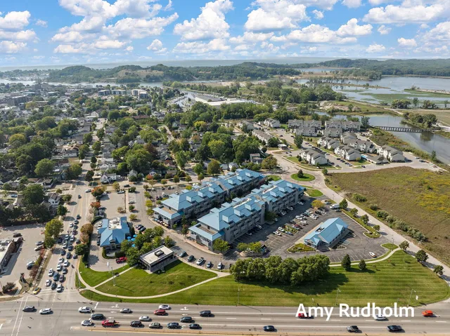 $289,900 | 529 Miller Drive, Unit 214, Grand Haven, MI 49417