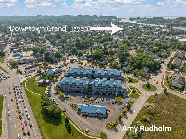 $289,900 | 529 Miller Drive, Unit 214, Grand Haven, MI 49417