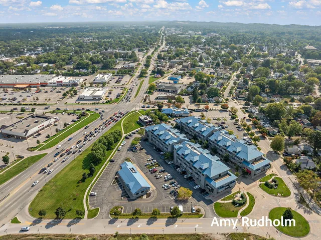 $289,900 | 529 Miller Drive, Unit 214, Grand Haven, MI 49417