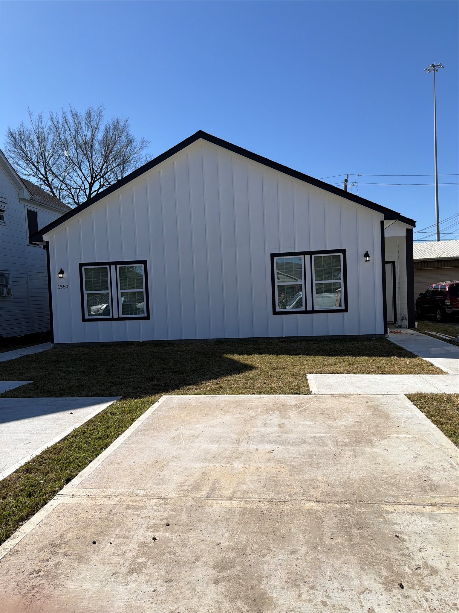 1546 Lombardy Street Houston, TX 77023 - Photo 5 of 9