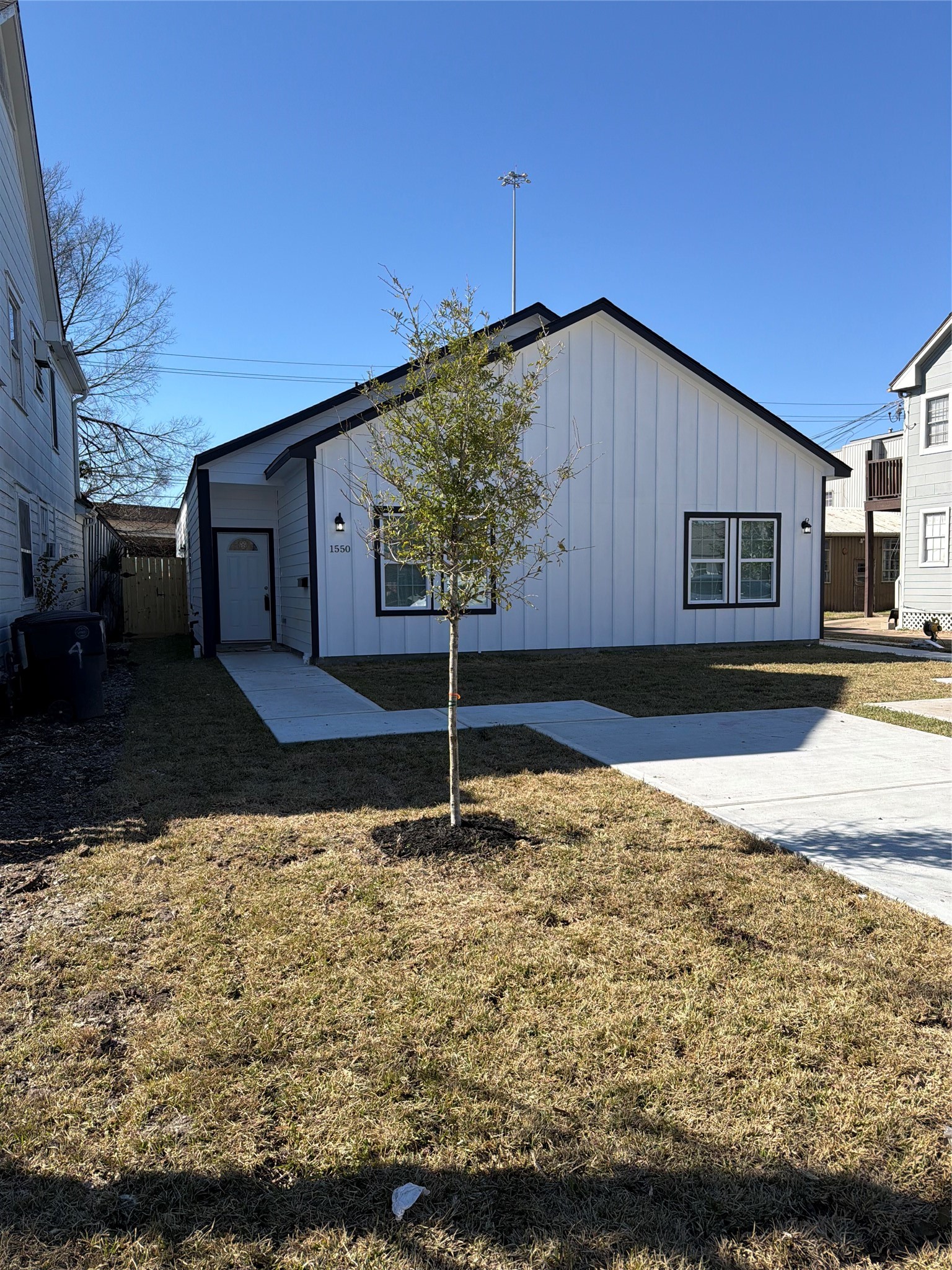 1546 Lombardy Street Houston, TX 77023 - Photo 6 of 9