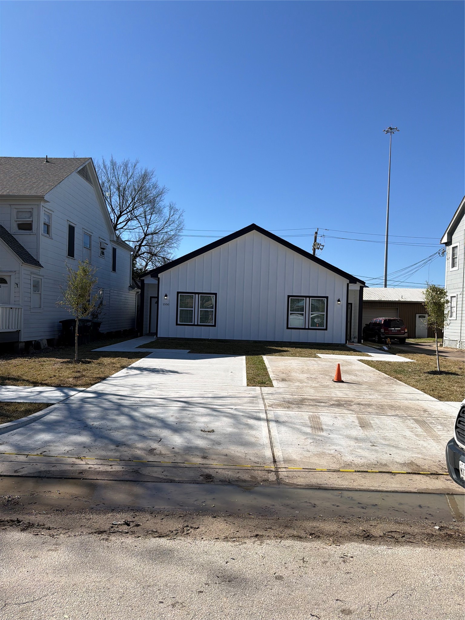 1546 Lombardy Street Houston, TX 77023 - Photo 8 of 9