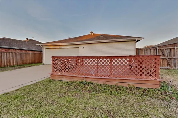 $2,075 | 6922 Todd Lane, Sachse, TX 75048