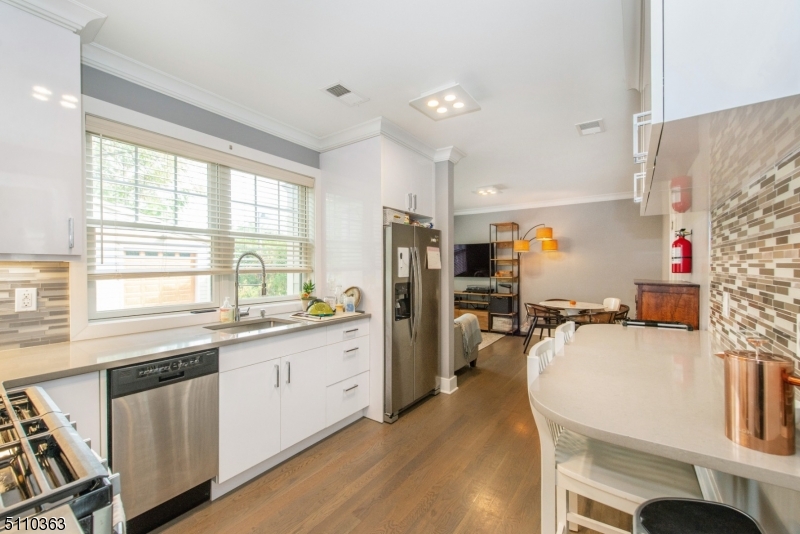 109 Springfield Avenue Summit, NJ 07901 - Photo 11 of 24