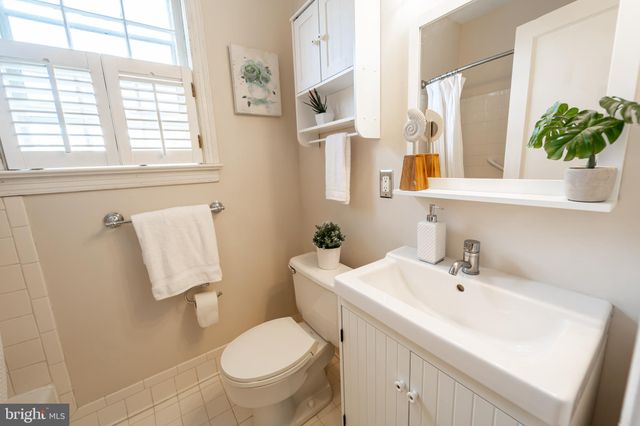 $860,000 | 205 Commonwealth Avenue, Alexandria, VA 22301