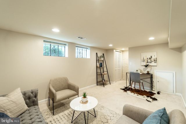 $860,000 | 205 Commonwealth Avenue, Alexandria, VA 22301