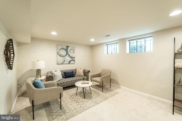 $860,000 | 205 Commonwealth Avenue, Alexandria, VA 22301