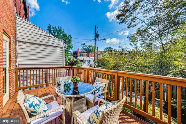 $860,000 | 205 Commonwealth Avenue, Alexandria, VA 22301