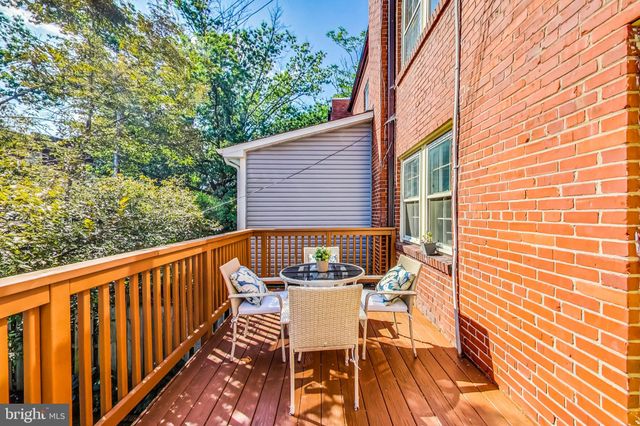$860,000 | 205 Commonwealth Avenue, Alexandria, VA 22301