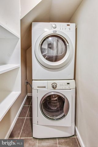 $860,000 | 205 Commonwealth Avenue, Alexandria, VA 22301