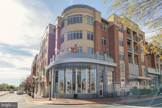 $860,000 | 205 Commonwealth Avenue, Alexandria, VA 22301