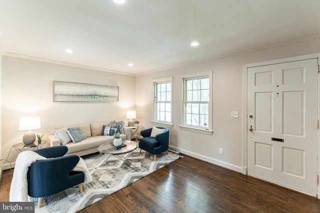$860,000 | 205 Commonwealth Avenue, Alexandria, VA 22301