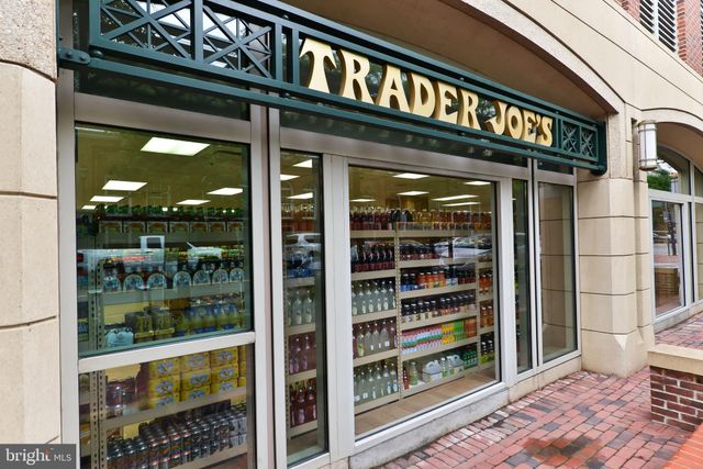 $860,000 | 205 Commonwealth Avenue, Alexandria, VA 22301