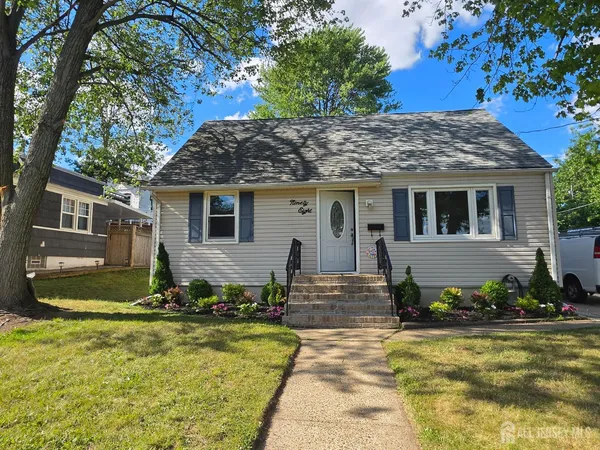 $465,000 | 98 Craske Street, Woodbridge, NJ 07095