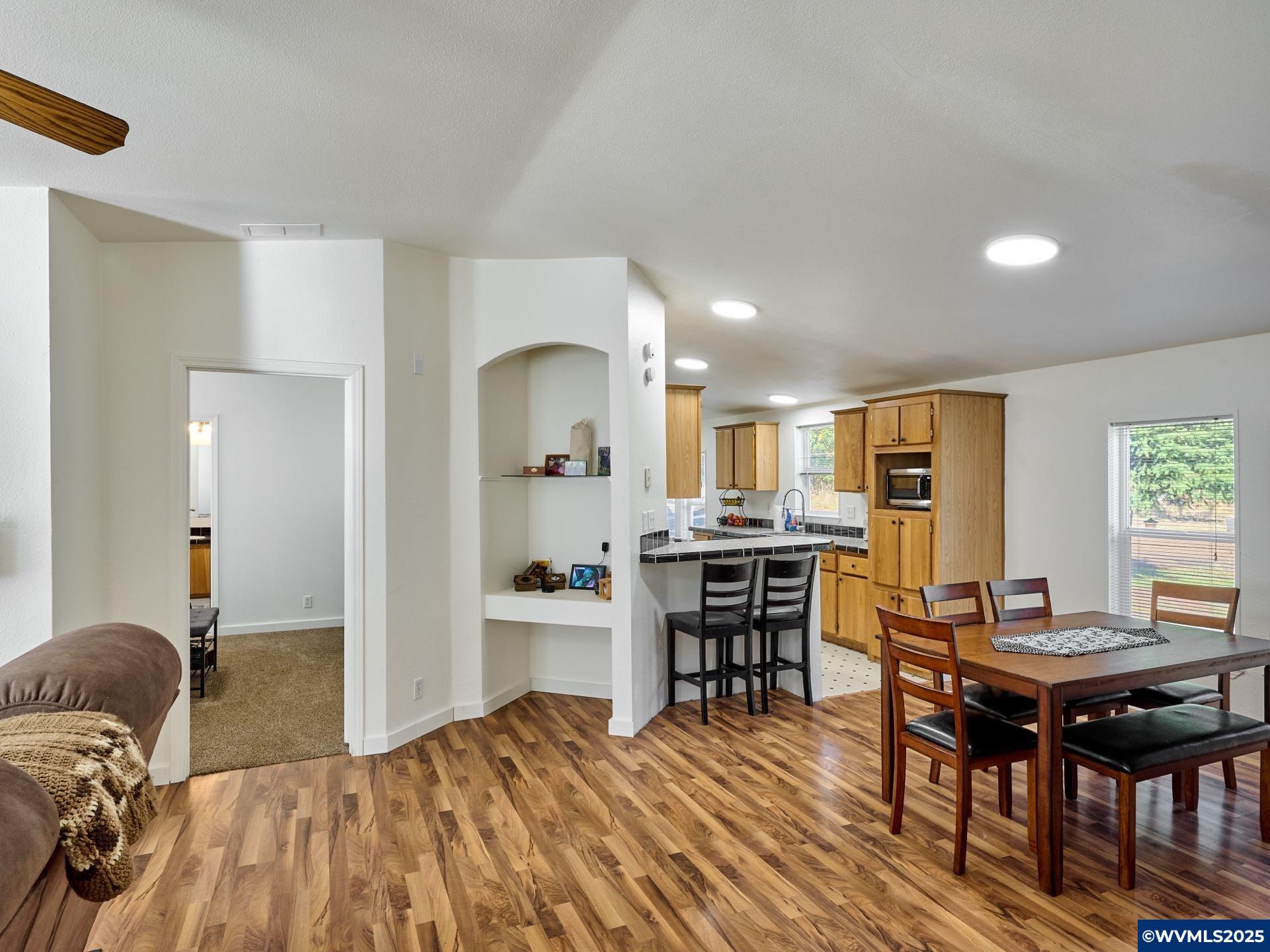 2168 Pioneer Road Dallas, OR 97338 - Photo 6 of 49 Gallery Image 6