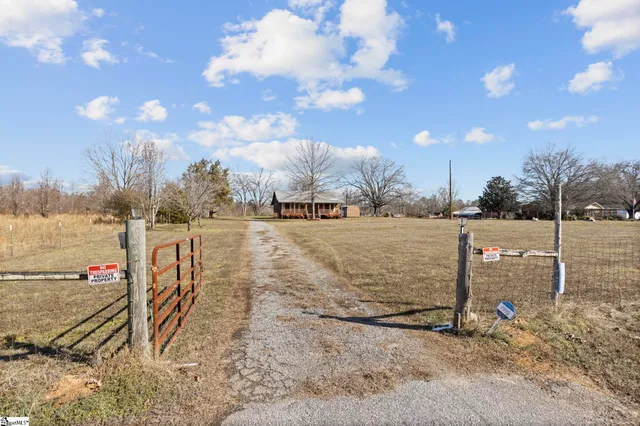 $329,000 | 10025 Augusta Road, Pelzer, SC 29669