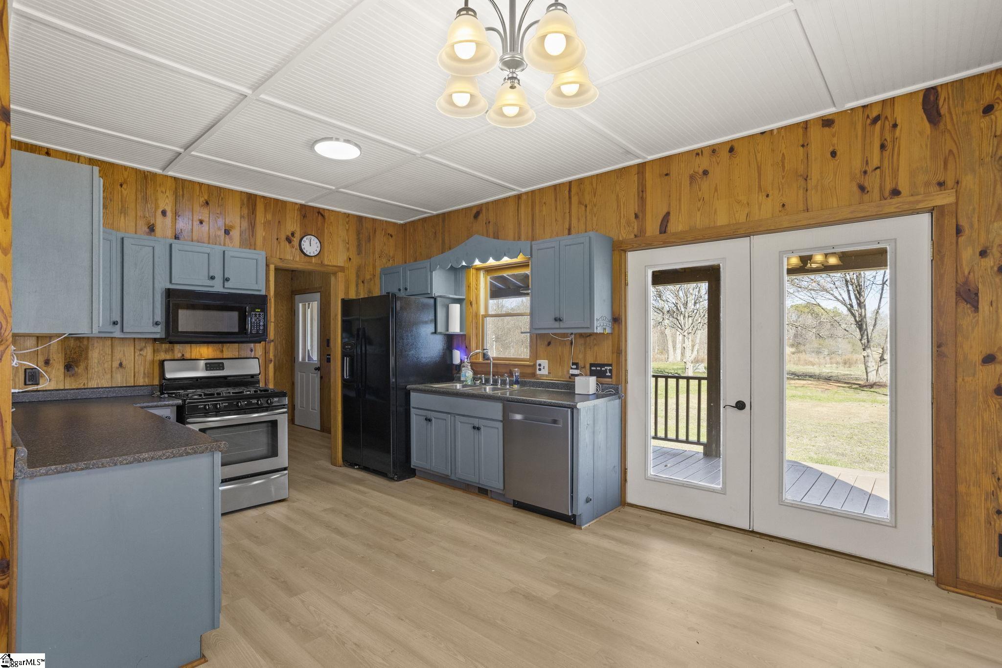 10025 Augusta Road Pelzer, SC 29669 - Photo 21 of 23