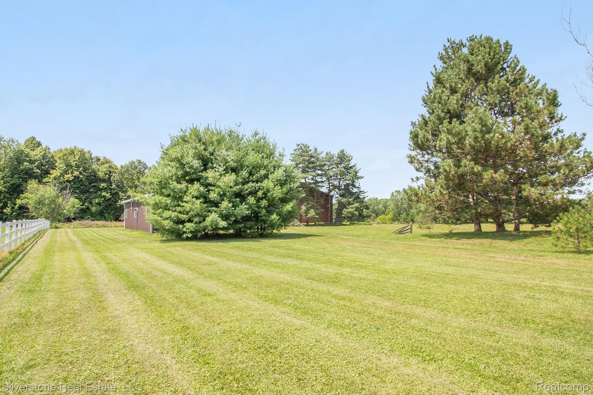 4614 Bishop Road Dryden, MI 48428 - Photo 9 of 43 IMG_8847-.jpg