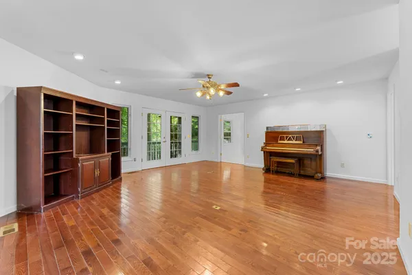 $525,000 | 90 Wilds Cove Road, Franklin, NC 28734