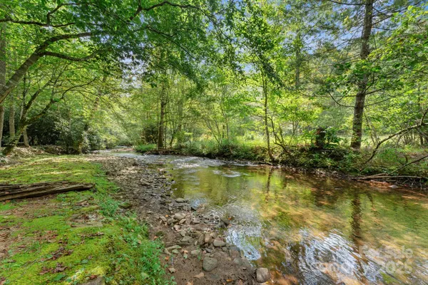 $525,000 | 90 Wilds Cove Road, Franklin, NC 28734