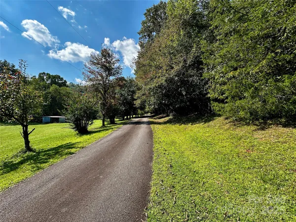 $525,000 | 90 Wilds Cove Road, Franklin, NC 28734