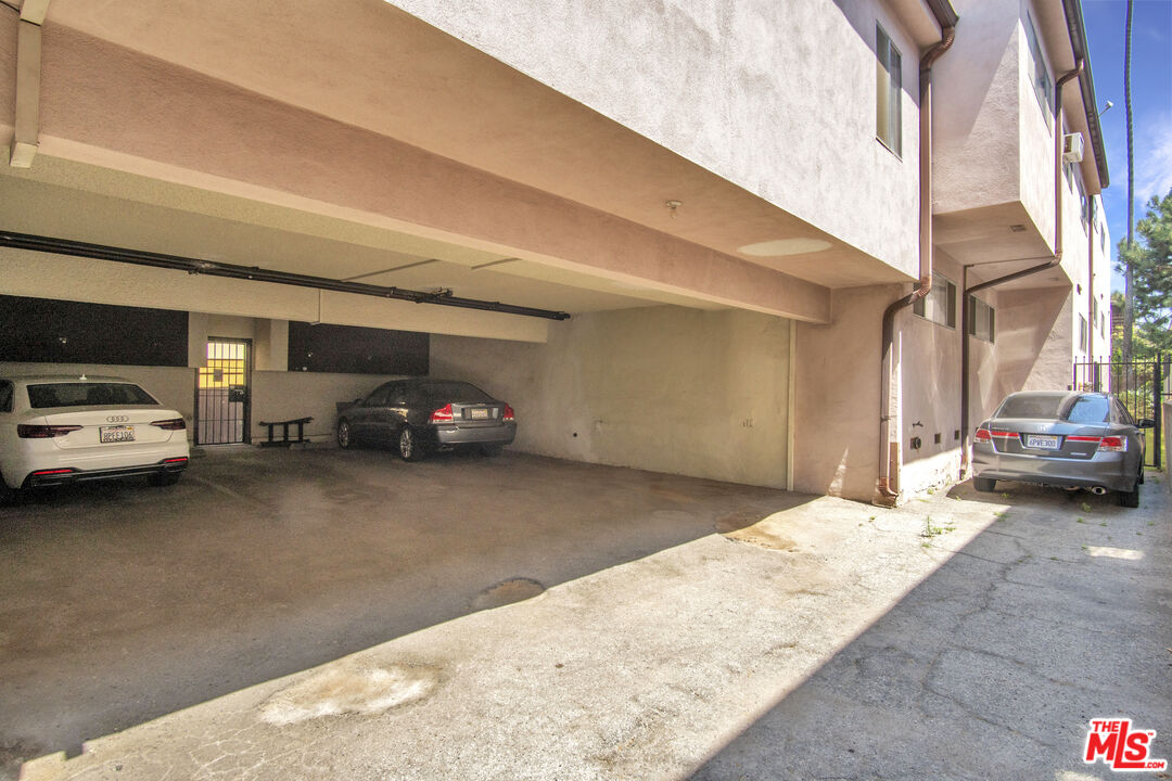 1118 9th Street Santa Monica, CA 90403 - Photo 6 of 10