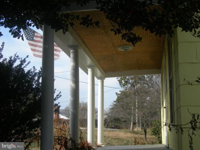 22115 Slidell Road Boyds, MD 20841 - Photo 18 of 24 Porch