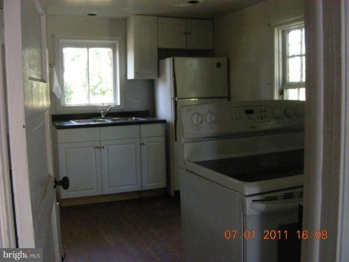 22115 Slidell Road Boyds, MD 20841 - Photo 3 of 24 Kitchen