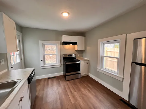 $2,700 | 400 Court Street, Unit 1, Plymouth, MA 02360