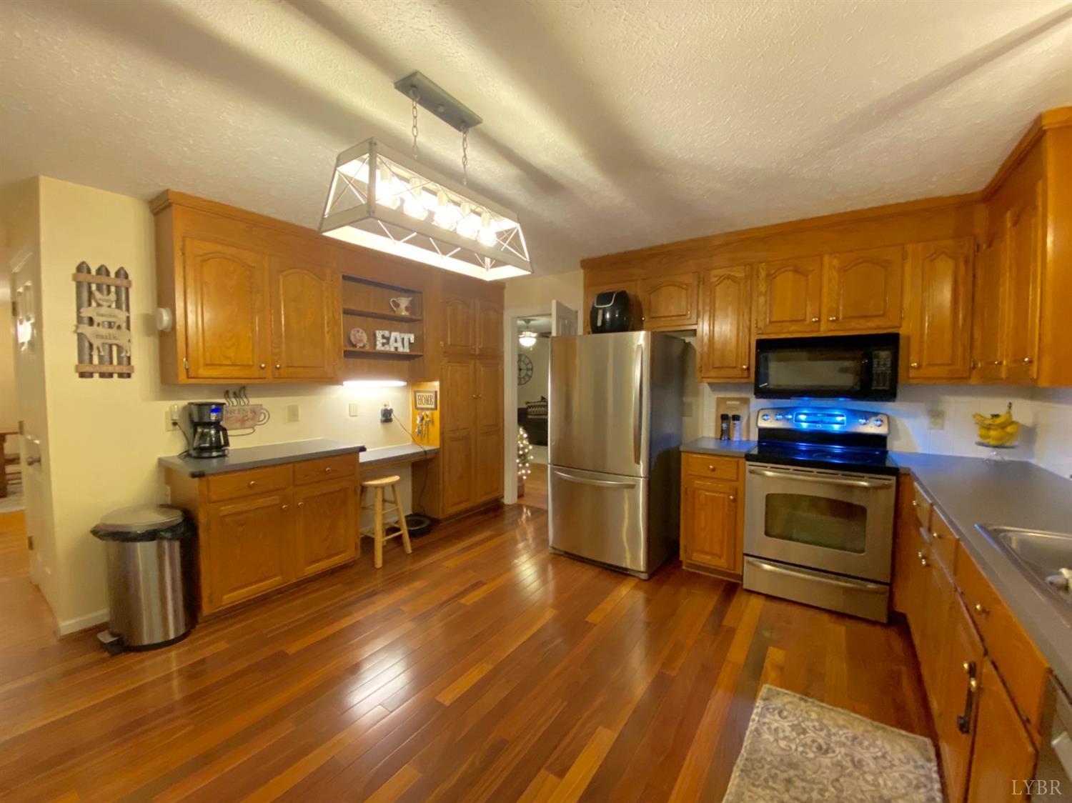 2428 Hawthorne Road Lynchburg, VA 24503 - Photo 18 of 78 Gallery Image 18