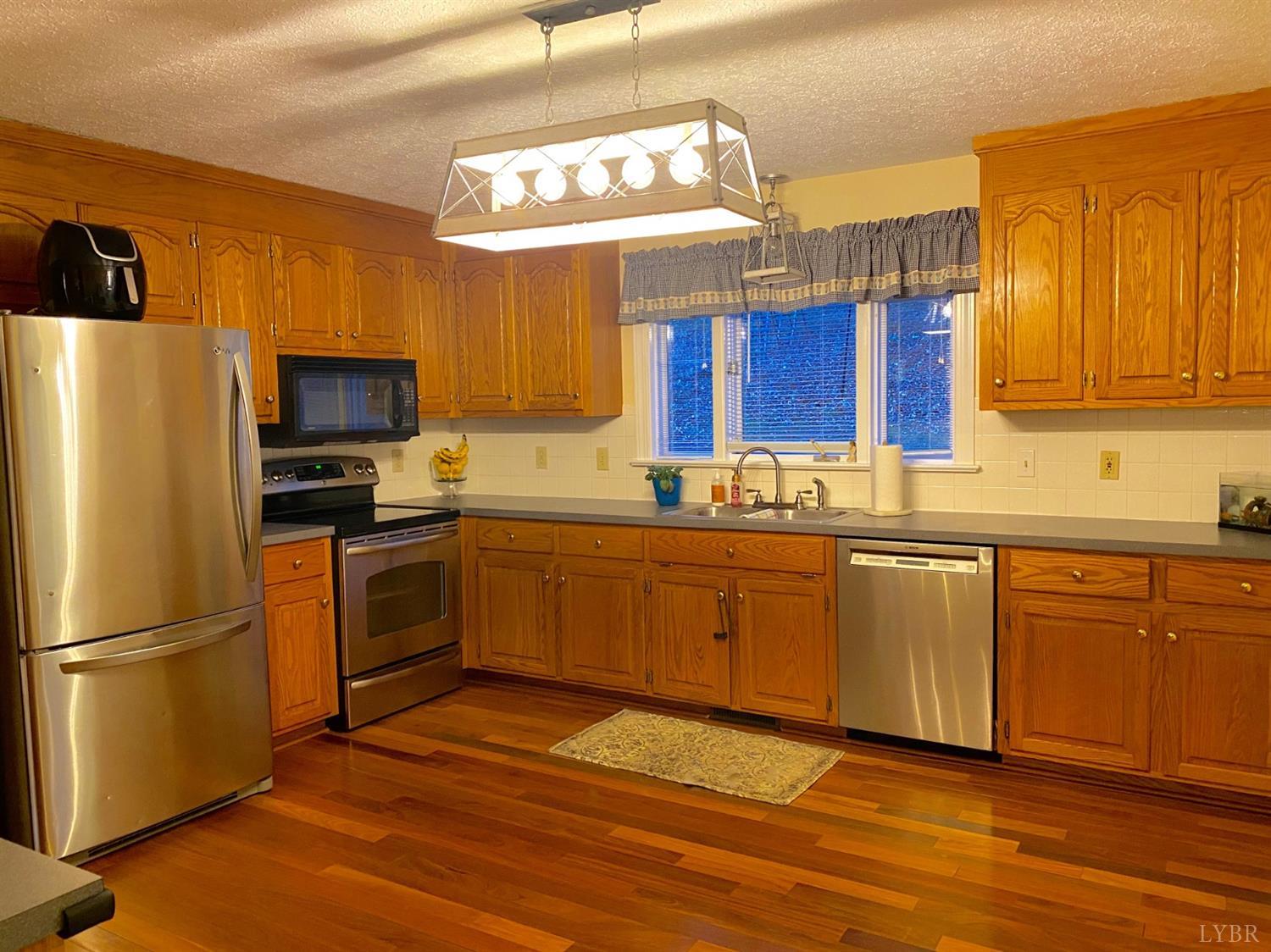 2428 Hawthorne Road Lynchburg, VA 24503 - Photo 20 of 78 Gallery Image 20