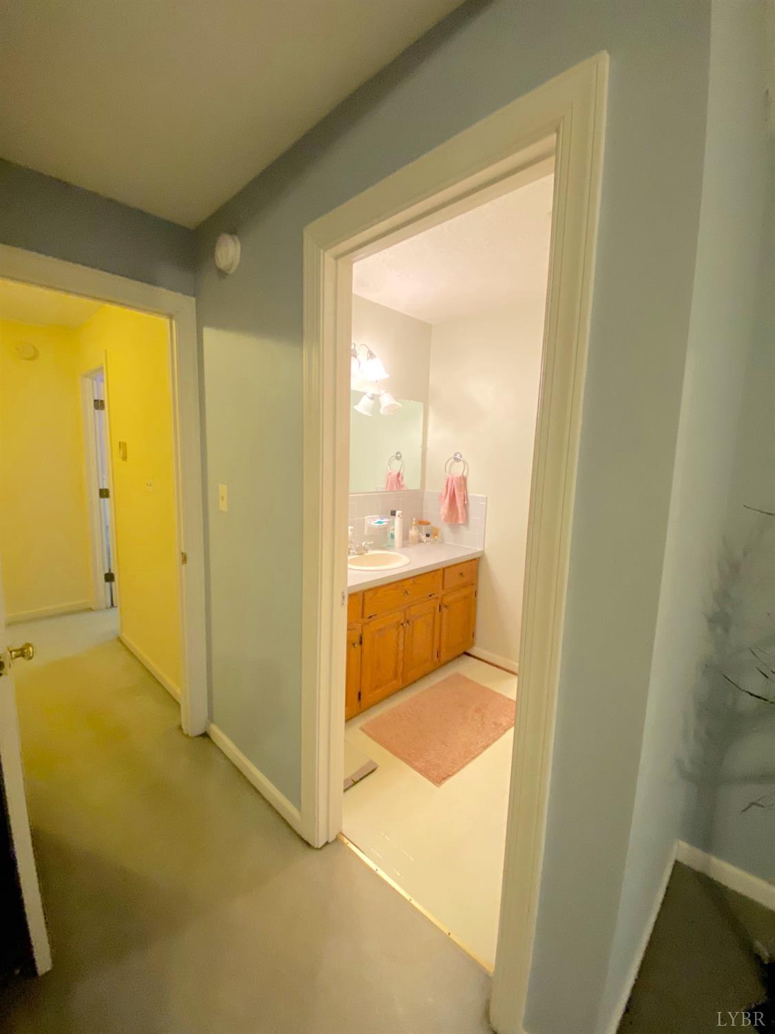 2428 Hawthorne Road Lynchburg, VA 24503 - Photo 33 of 78 Gallery Image 33