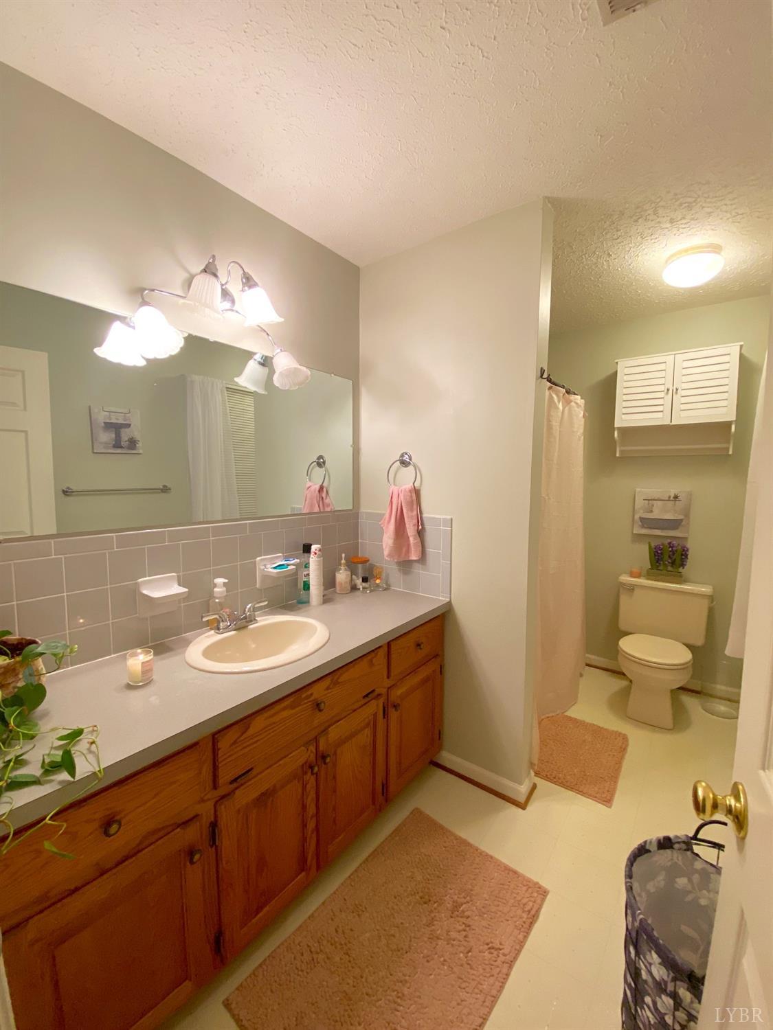 2428 Hawthorne Road Lynchburg, VA 24503 - Photo 34 of 78 Gallery Image 34