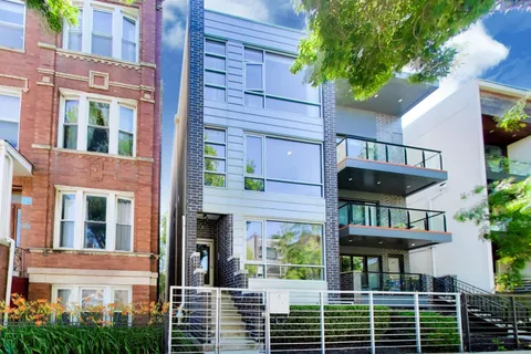 $649,000 | 879 North Marshfield Avenue, Unit 2, Chicago, IL 60622
